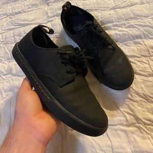 Women’s Doc Marten Santanita Sneakers Size 7